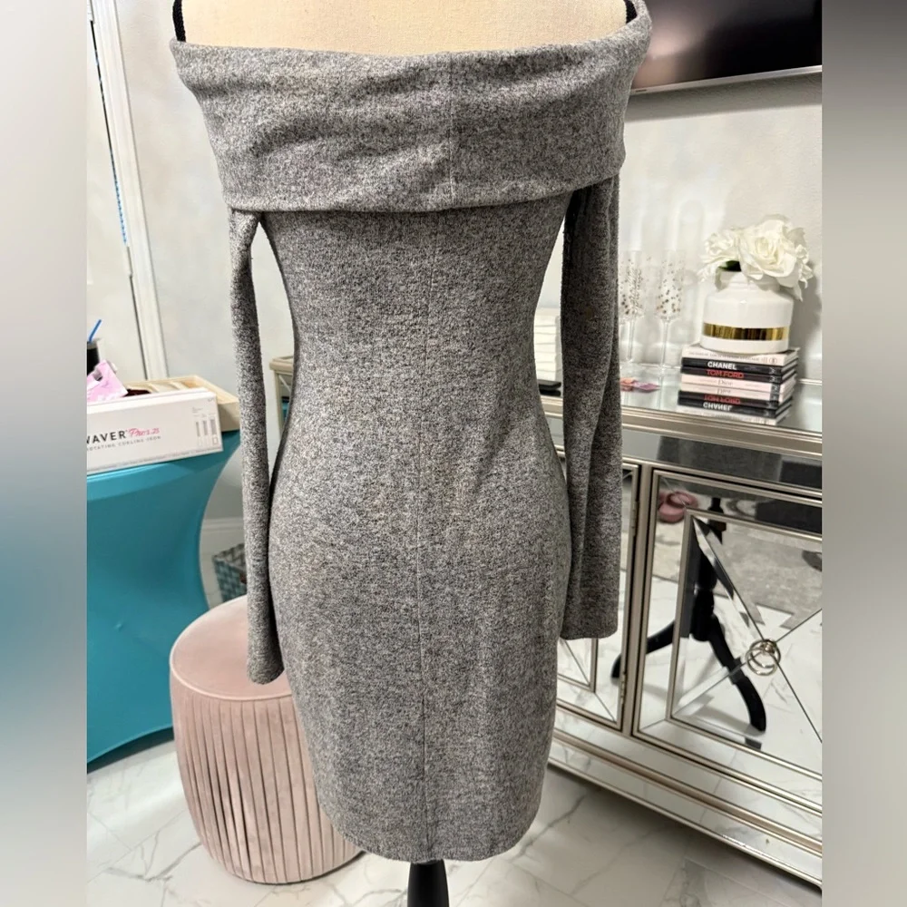 Express Grey Off the Shoulder Plush Jersey Dress Sz S - Picture 4 of 7